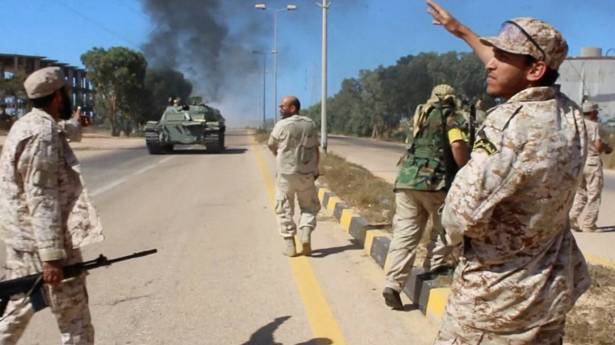 مقتل صحفي هولندي أثناء تغطية المعارك في مدينة سرت الليبية